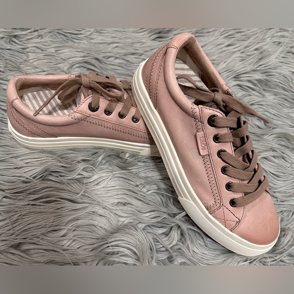TAOS Plim Soul Lux Leather Platform Sneaker Shell Pink size 7 NEW
